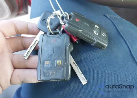 2017 Chevrolet Silverado 1500 1Lt из США, поврежденный, VIN 3GCUKREC1HG162746